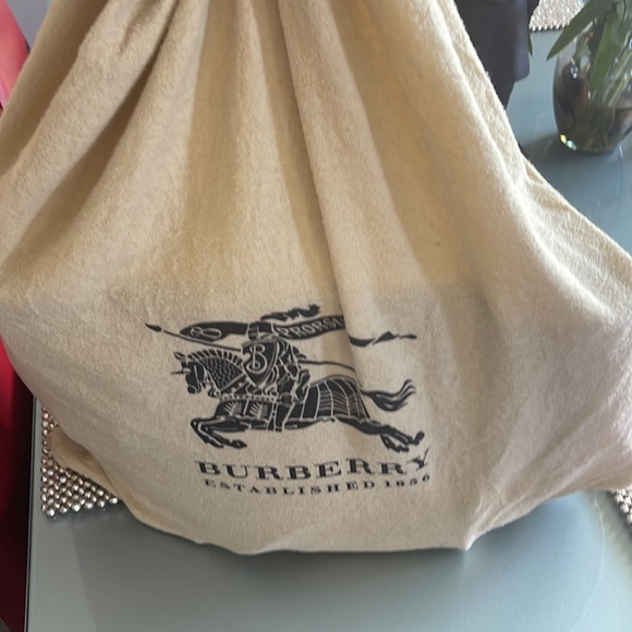 Burberry Used, but still in good condition. - Picture 15 of 16